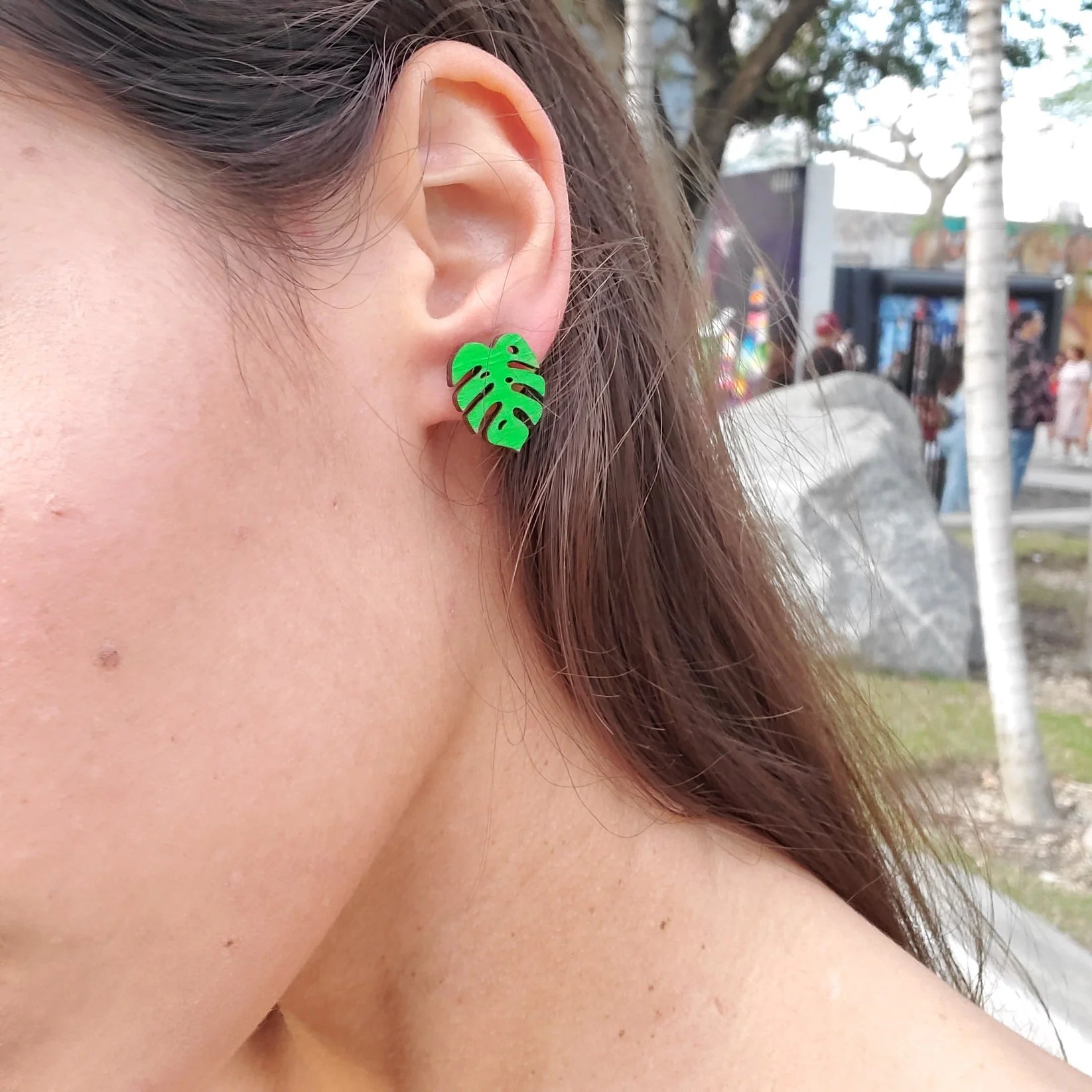 Le Chic Miami - Monstera Stud Earrings