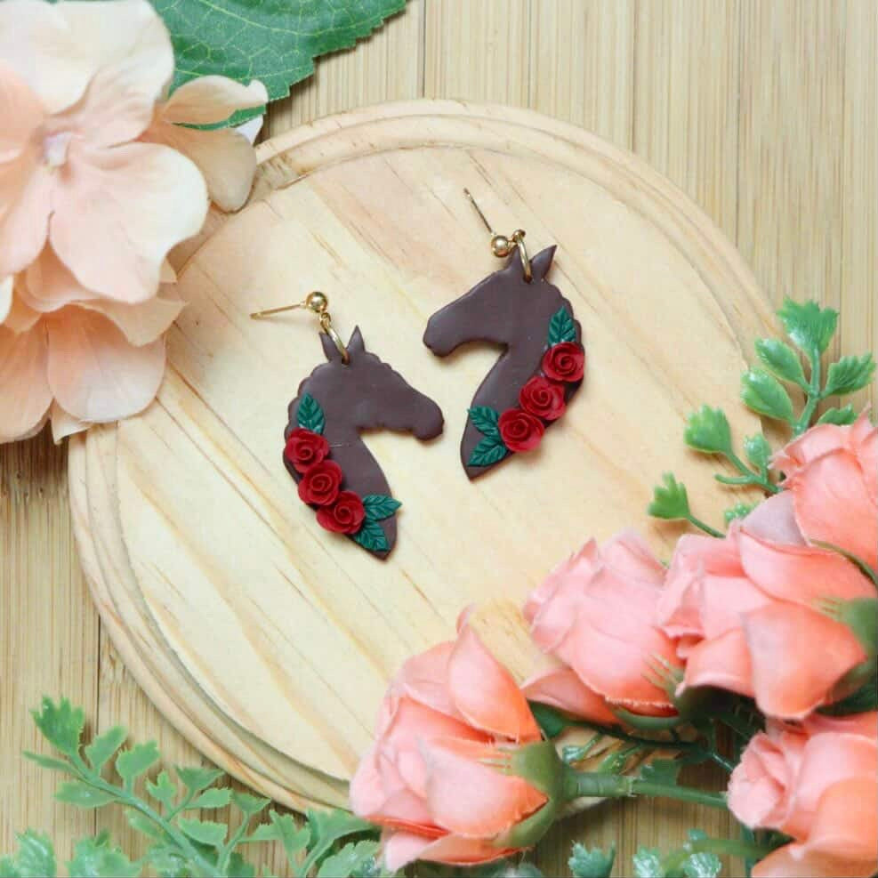 Hunnyhayart - Derby Horse Earrings