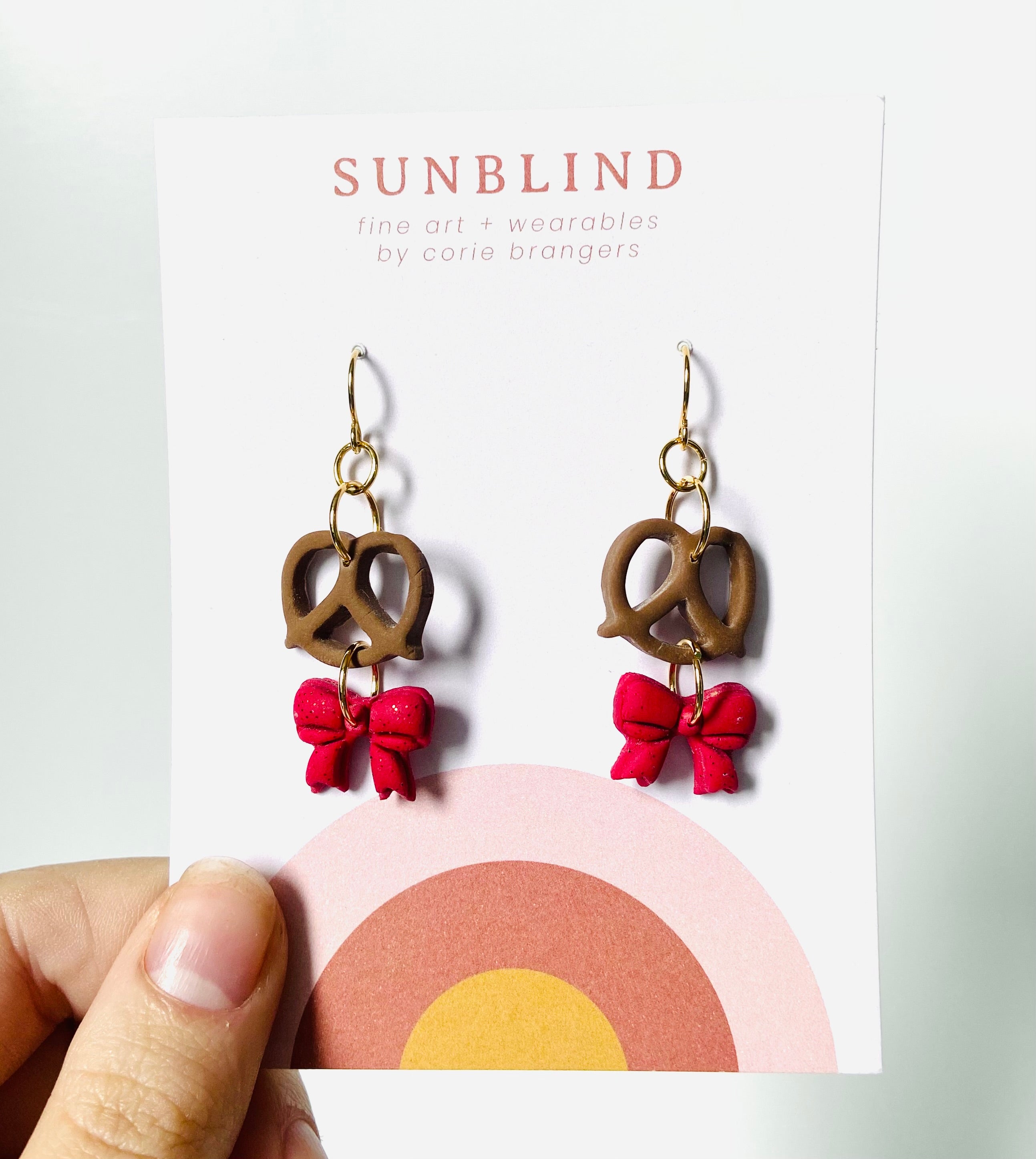 Sunblind - Pretzel Ribbon Earring