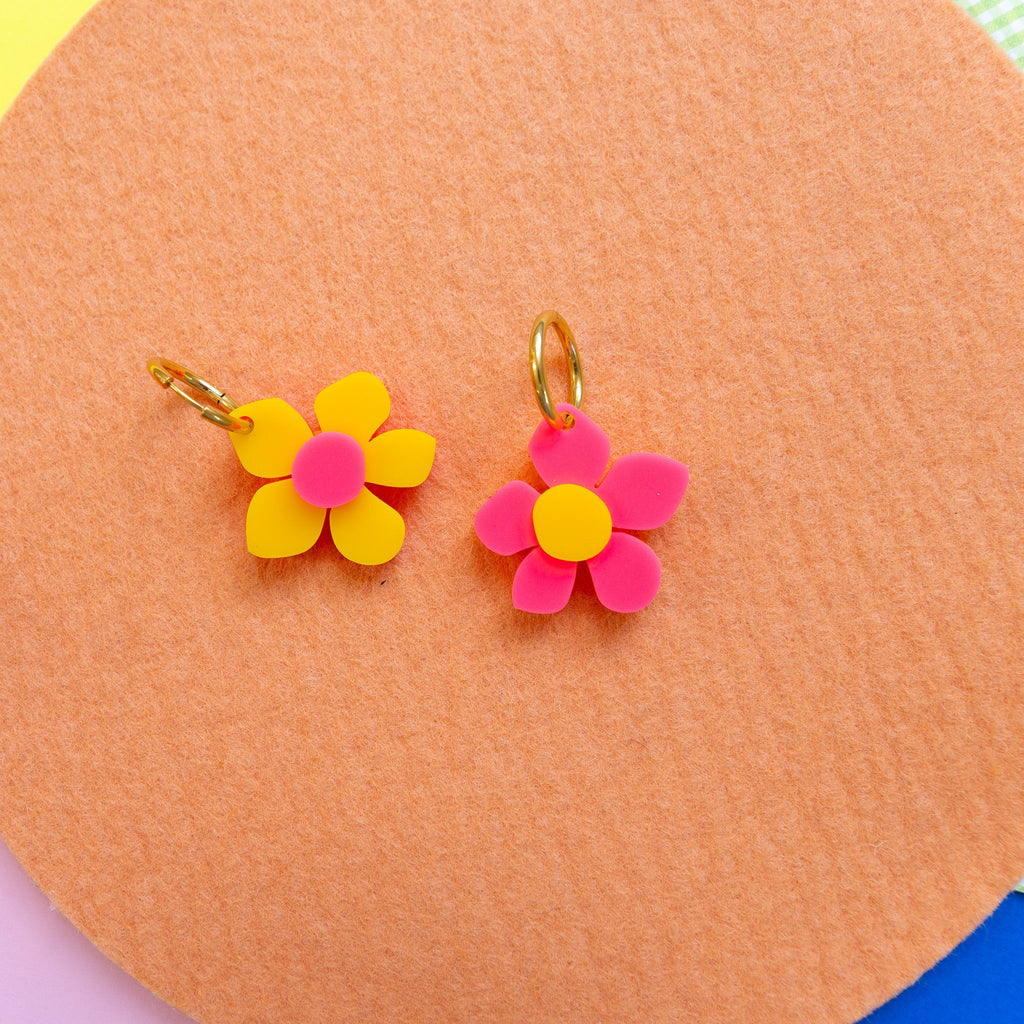 KHROMO+PHILIA - Reversible Flower Earrings