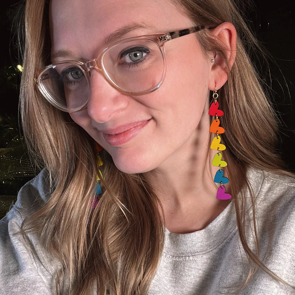 Le Chic Miami - Rainbow Heart Chain Dangle Earrings