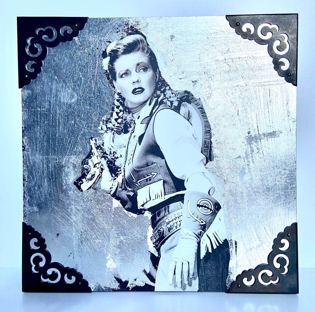 Tiny Art Lady- Silver Shot