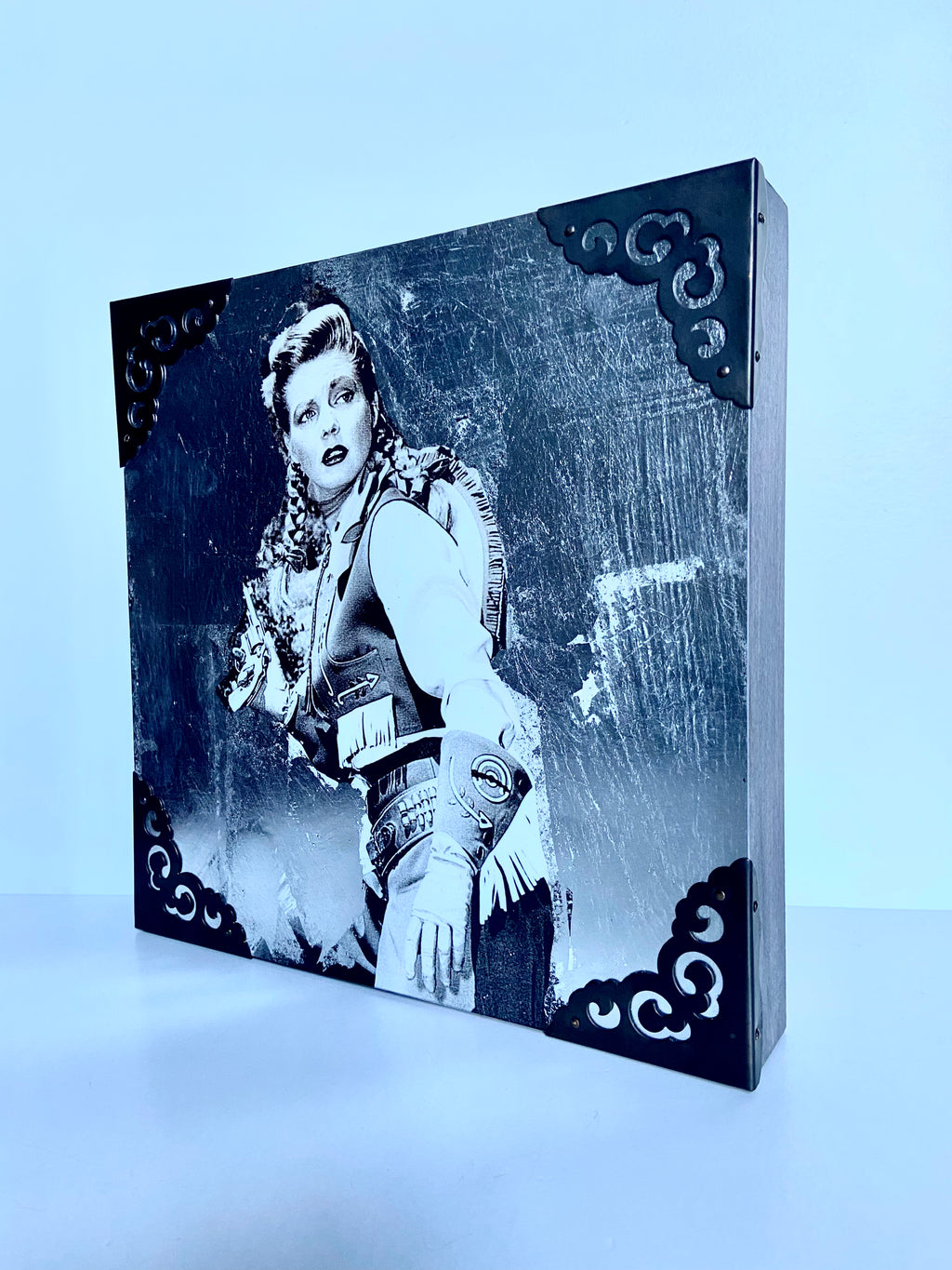 Tiny Art Lady- Silver Shot