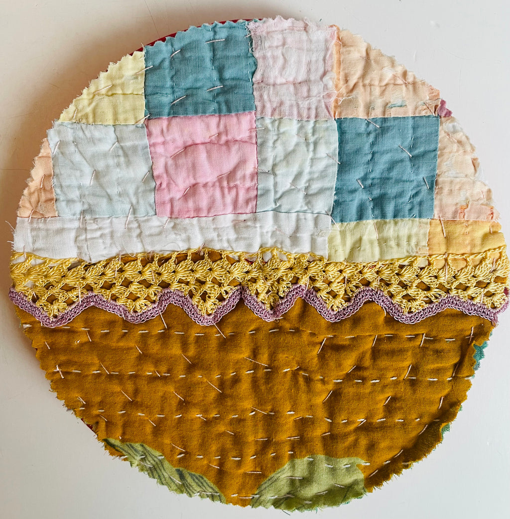 Mojo Quilts and More - Medium Round Fiber Art Pieces