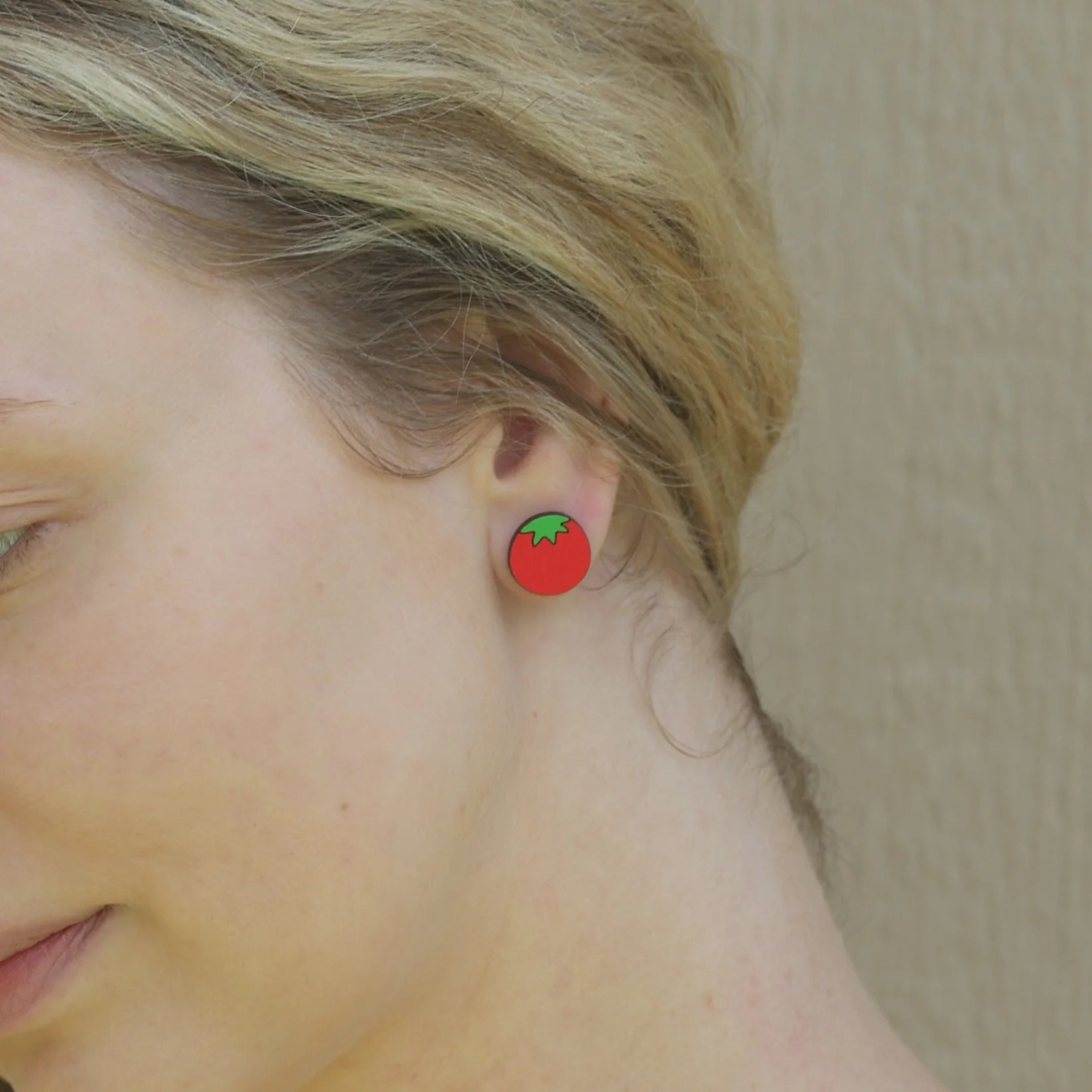 Le Chic Miami - Tomato Stud Earrings