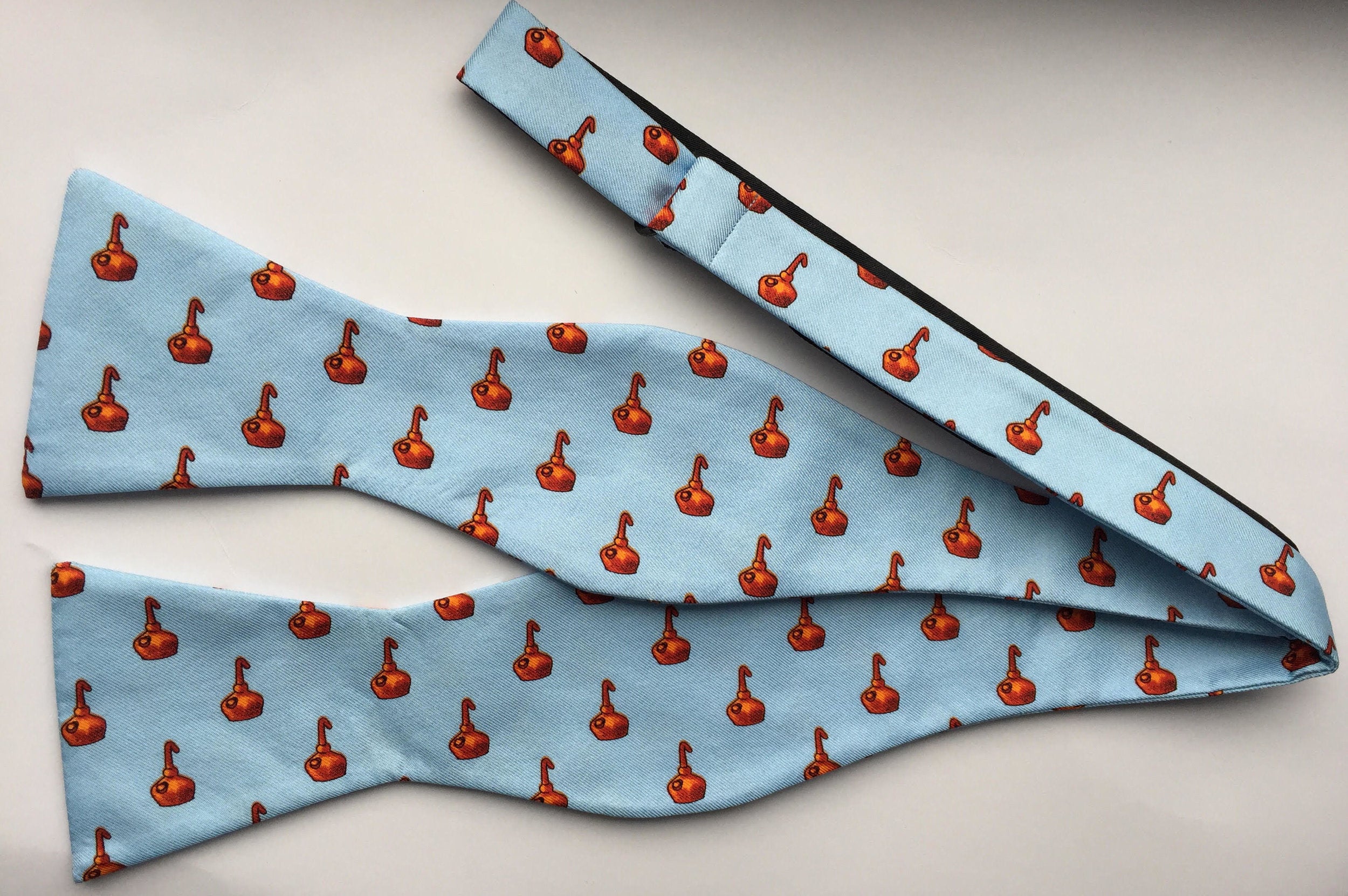 Bluegrass Bowtie Company - Blue Copper Pot Still Bowtie