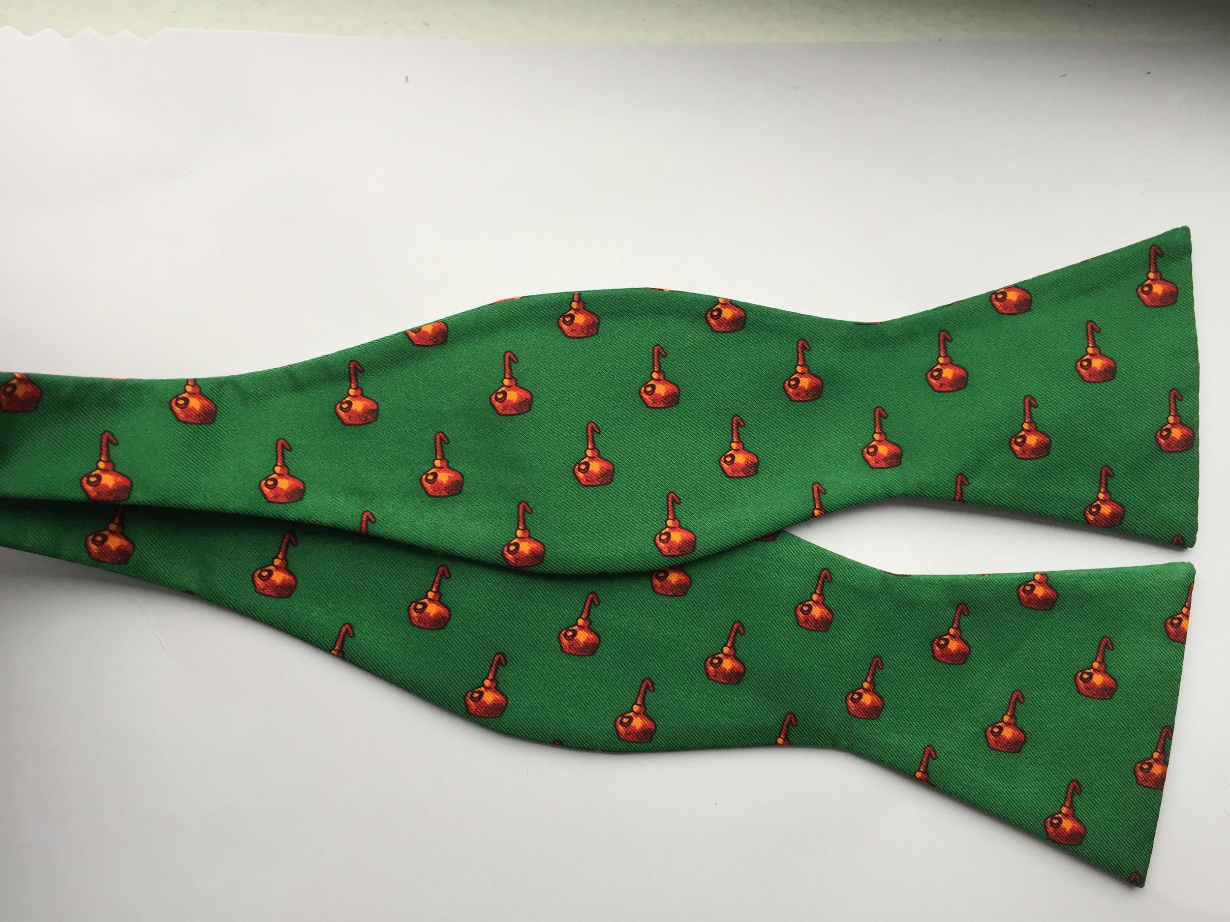 Bluegrass Bowtie Company - Green Copper Pot Bowtie