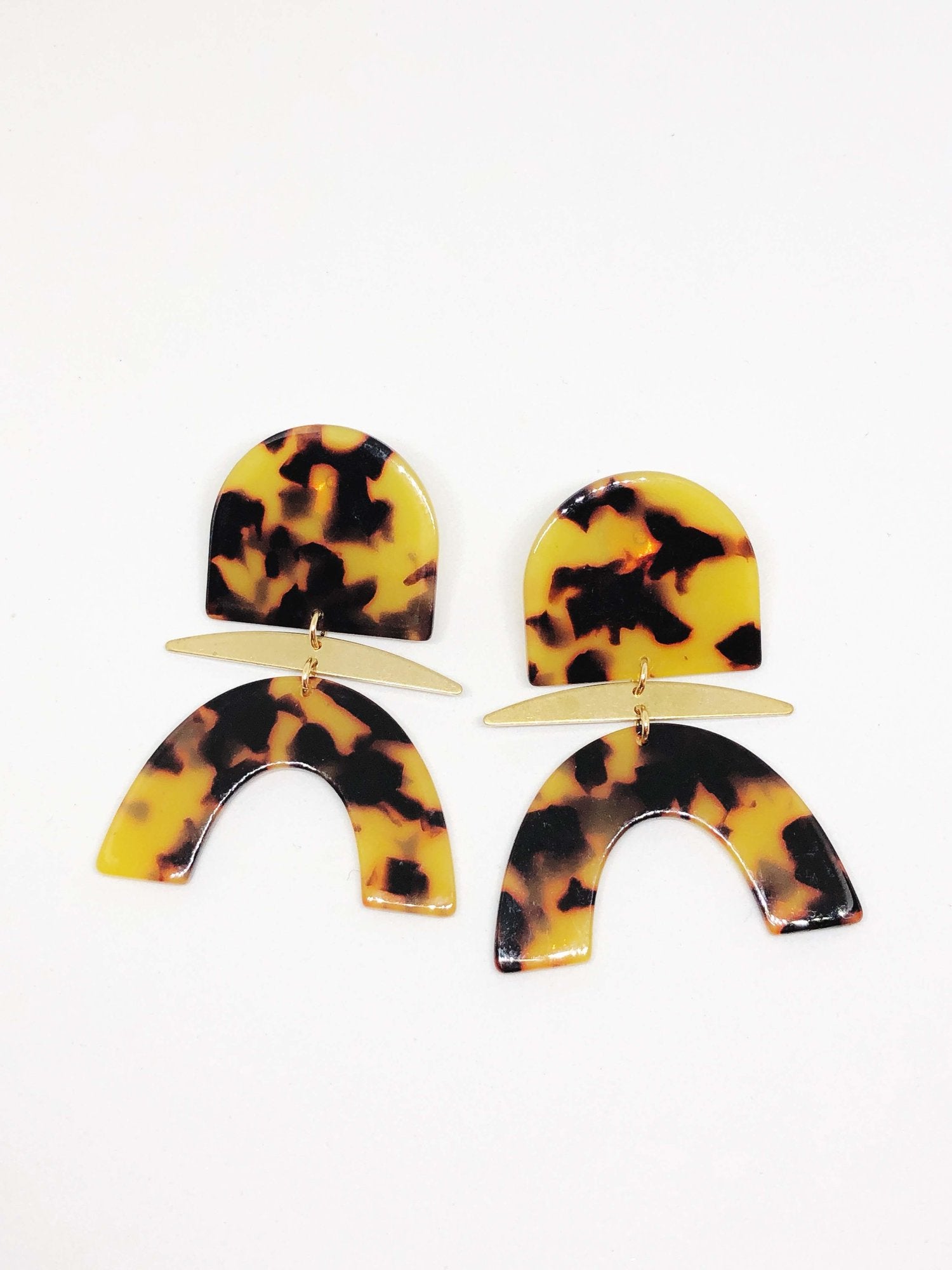 Finds Design - Tortoise Half Moon Earrings